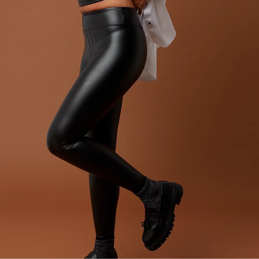 Aerie Black High-Waisted Leggings
